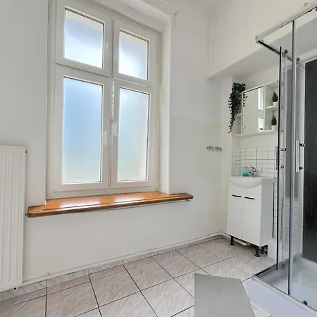 Homestay Leaf - 20 Minutes To Old Town & Seaside Gdansk